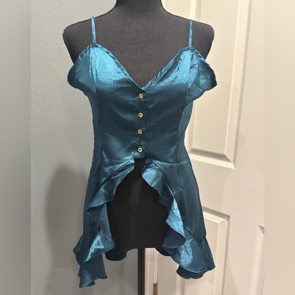 Fashion nova gonna love me satin top in size M